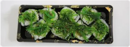 Tamago, komkommer, avocado, chucwakame,